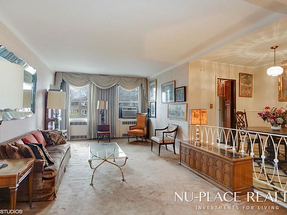 2nd image of 6940 Yellowstone Blvd #502