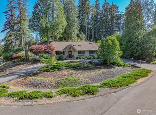 351 E Mountain View Dr, Allyn, WA 98524