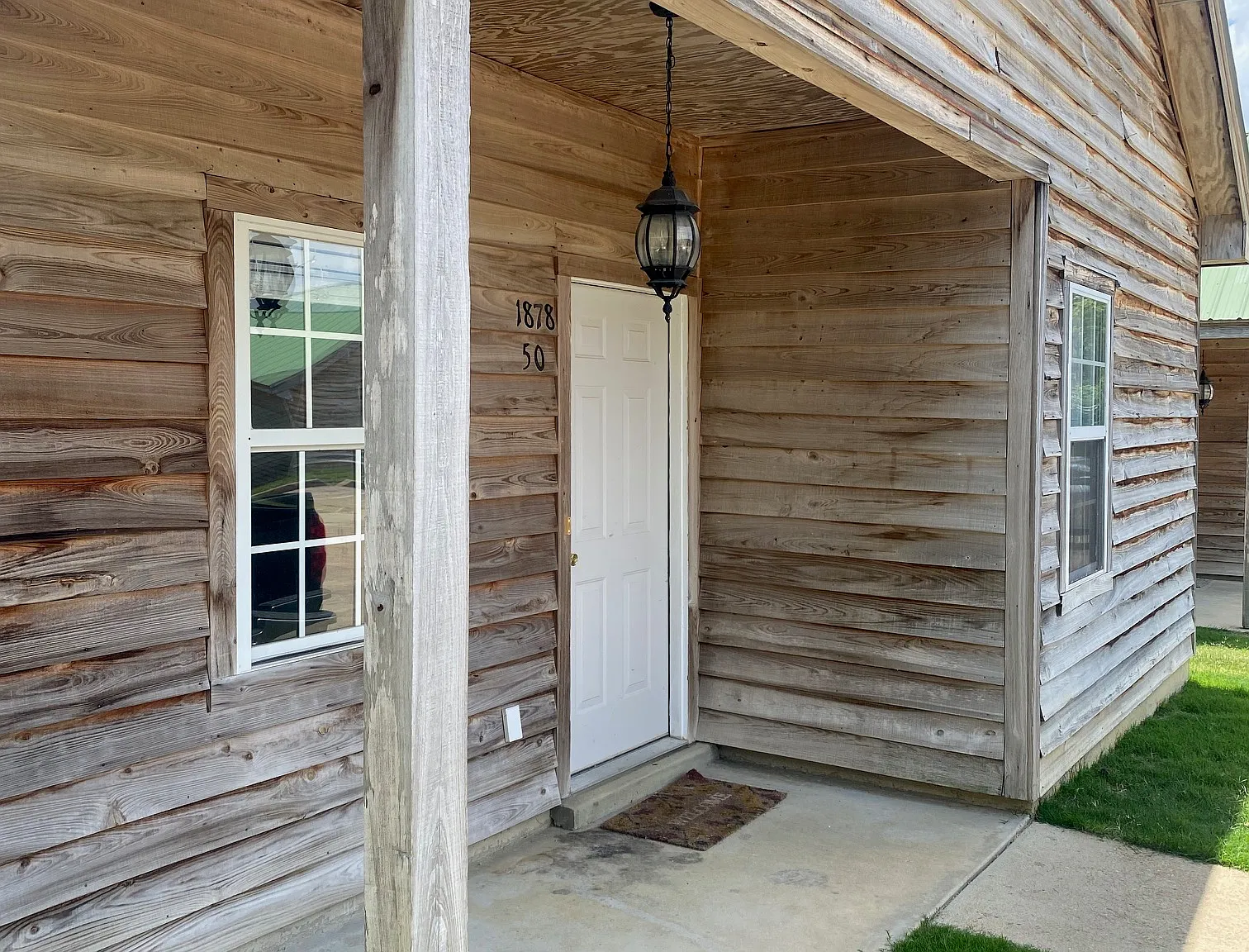 2 bed, $1,100 — Photo 2
