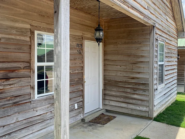 42 Winchester Rd — Photo 2