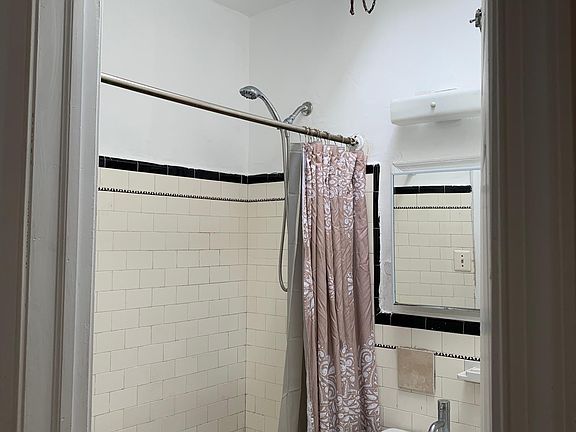 2nd image of 6533 Frankford Ave #2B