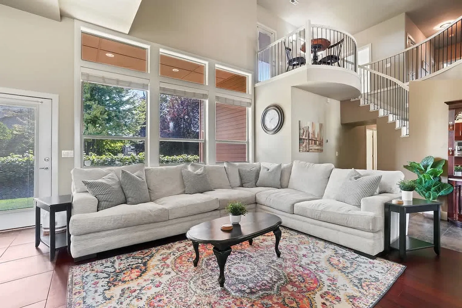 5 bed, 2.0 bath, 3390 sqft, $9,253 — Photo 1