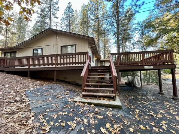 13254 Wells Fargo Dr, Groveland, CA 95321