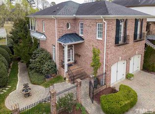 2729 Charleston Oaks Dr, Raleigh, NC 27614
