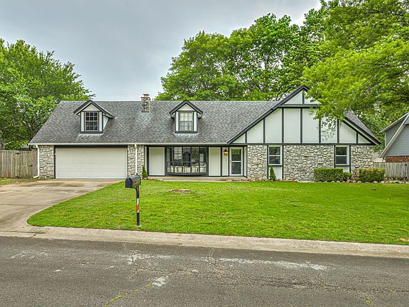 3rd image of 25842 Streater Dr