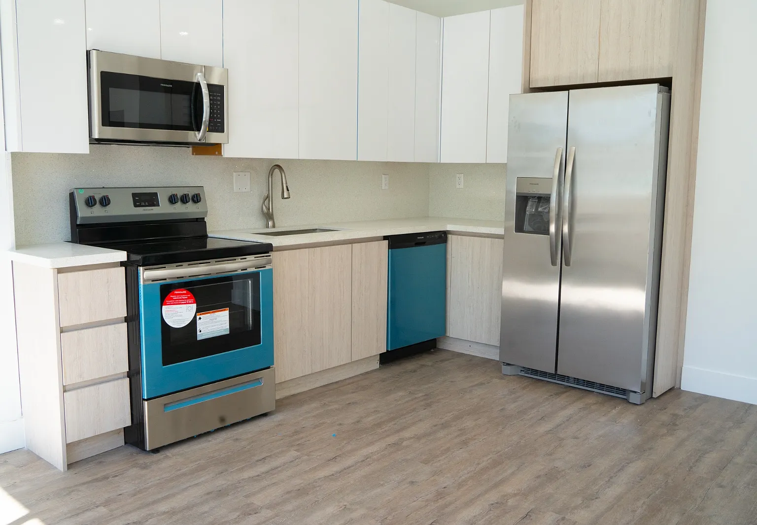 1 bed, 970 sqft, $2,200 — Photo 4