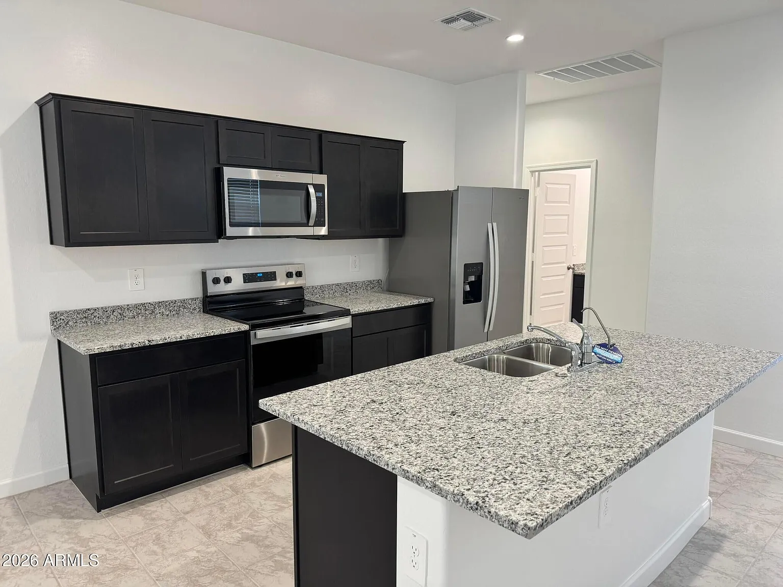 3 bed, 2.0 bath, 1536 sqft, $2,300 — Photo 2