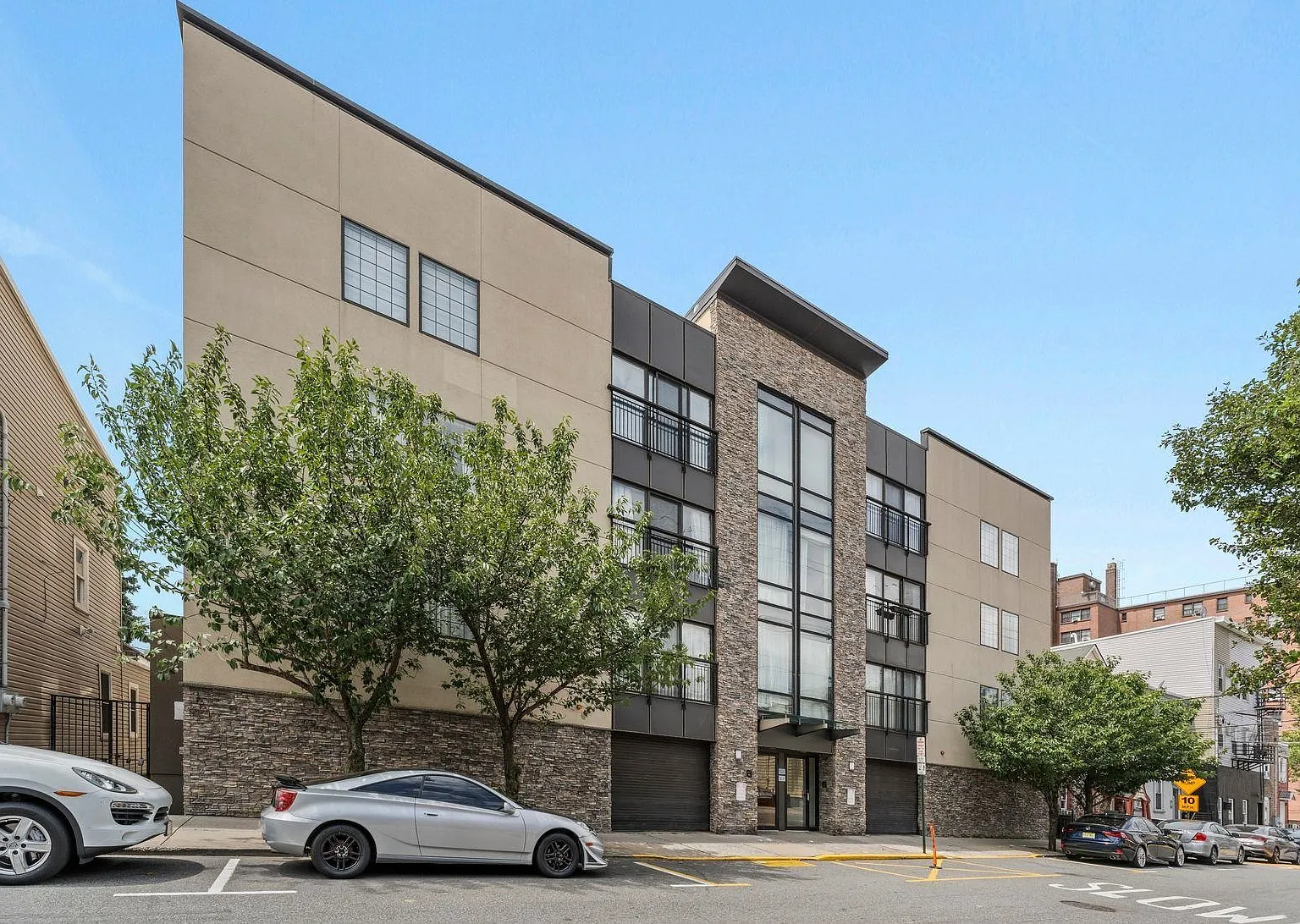 1 bed, 1.5 bath, 860 sqft, $2,650 — Photo 4