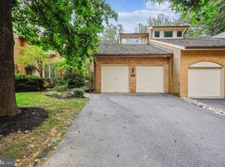 6 Goldleaf Ct, Bethesda, MD 20817