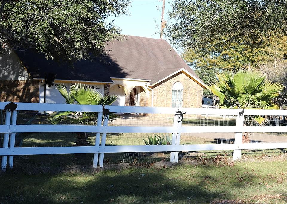 1st image of 26902 Willow Ln