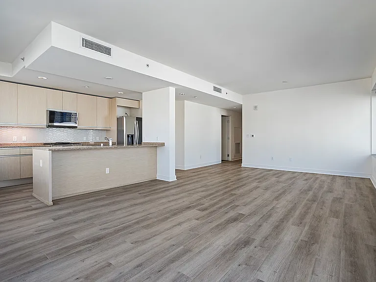 360 Residences — Photo 17