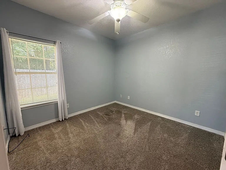 1643 Amarillo Trl — Photo 16