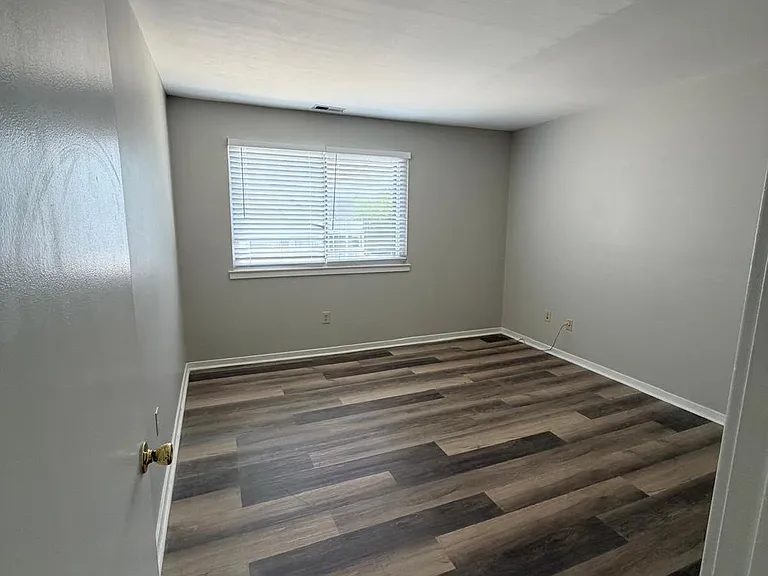 2202 Sandra Rd — Photo 12
