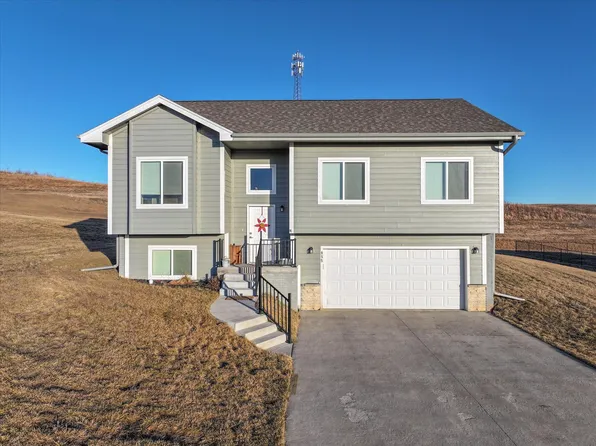955 Creekside Trl, Woodbine, IA 51579