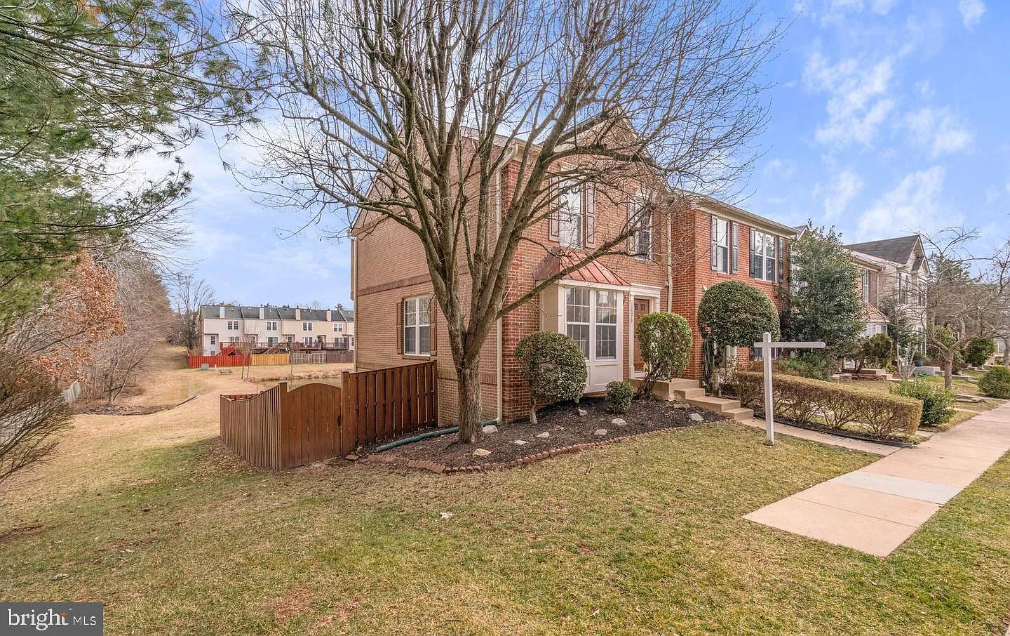 3 bed, 2.5 bath, 1614 sqft, $3,000 — Photo 2