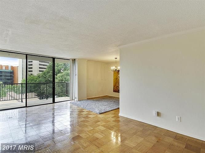 1st image of 118 Monroe St #70