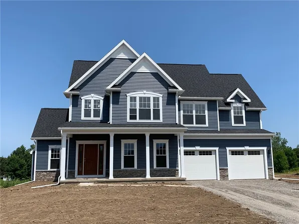 2 Orchard View Trl, Walworth, NY 14568