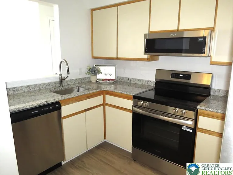4747 Cheryl Dr — Photo 10