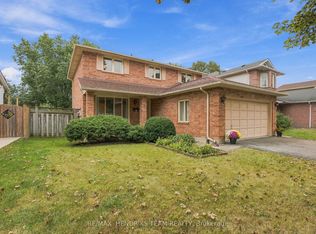 17 Farmington Dr, Saint Catharines, ON L2S 3E8