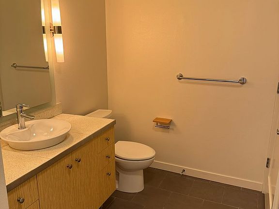 3rd image of 3104 Western Ave Unit 215