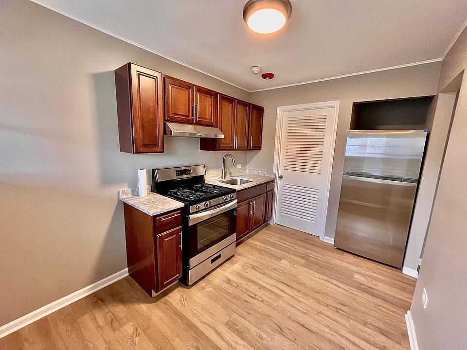 1st image of 134 N Cass Ave APT 2E