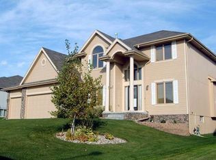 8607 S 98th St, La Vista, NE 68128