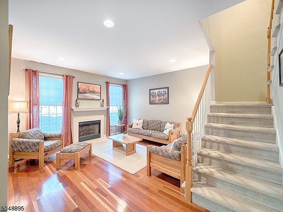 3rd image of 29 La Costa Dr