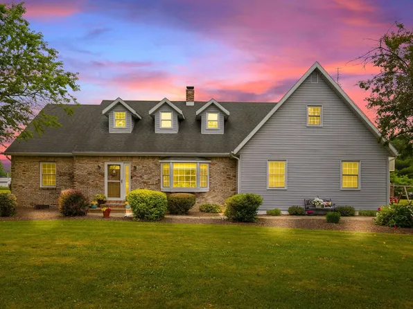 208 N Saner Dr, Akron, IN 46910