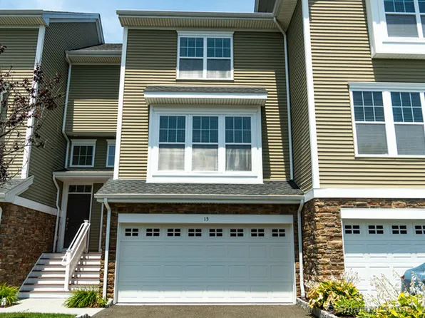 15 Bristol Terrace #15, Danbury, CT 06810