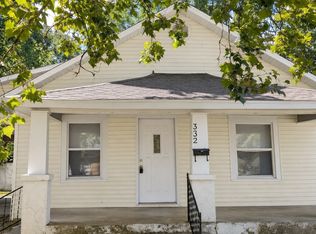 332 E Summit St, Bolivar, MO 65613