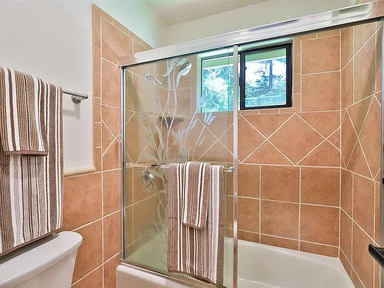 6821 Havenhurst Dr — Photo 18