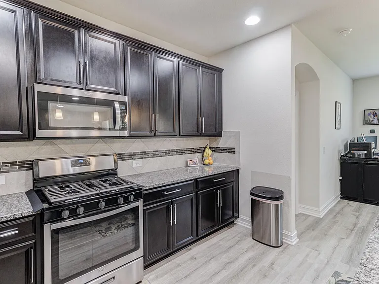 2808 Southampton Dr — Photo 7