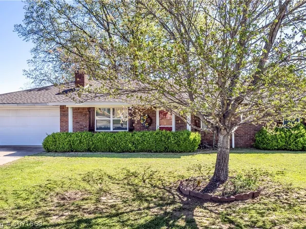 210 Spring Ave, Sallisaw, OK 74955