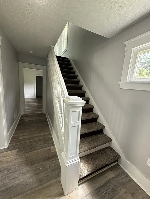 3 bed, 1298 sqft, $1,000 — Photo 3