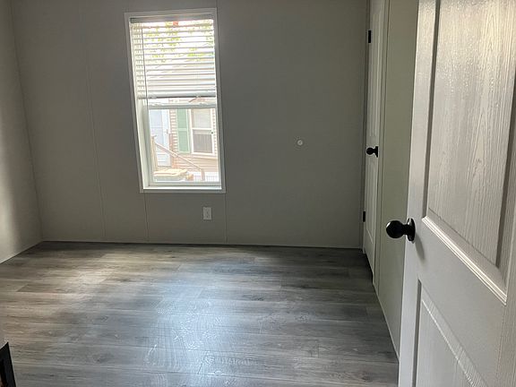 4th image of 1268 N Park Dr #1268