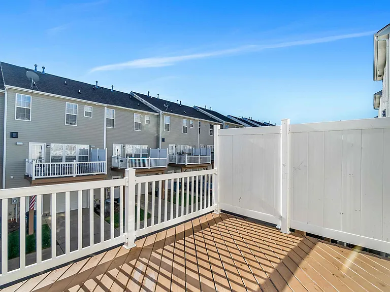 15744 Kensington Palace Ln — Photo 17