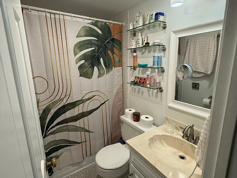 220 N Saint Asaph St #1 — Photo 12