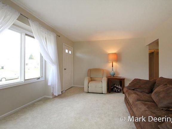 3rd image of 3304 Sandcrest St SW