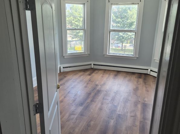 29 S High St APT 1