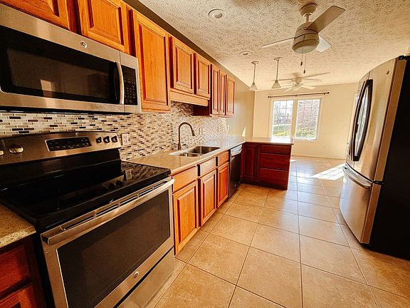 3rd image of 2515 Cherry Ln