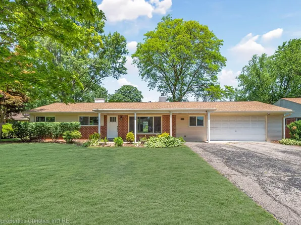 41088 Malott Dr, Novi, MI 48375