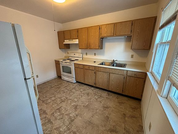 4th image of 33 Manhattan Ave #Up