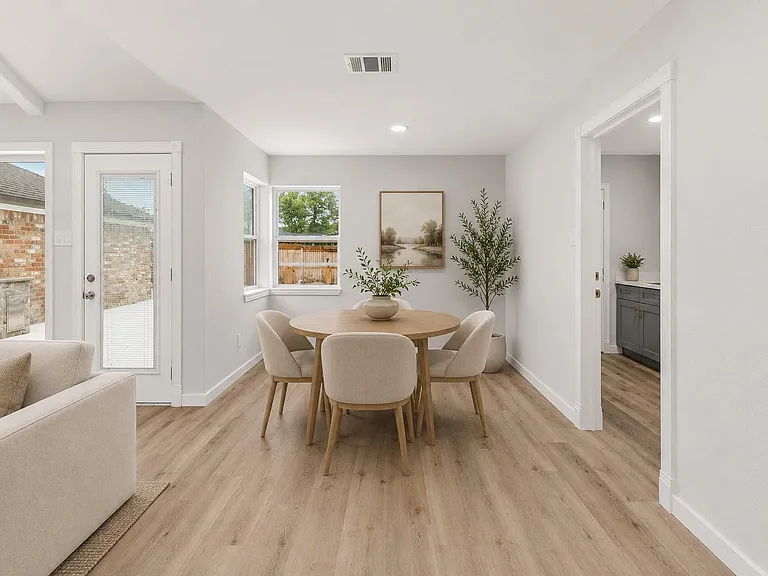 15215 Parkville Dr — Photo 11