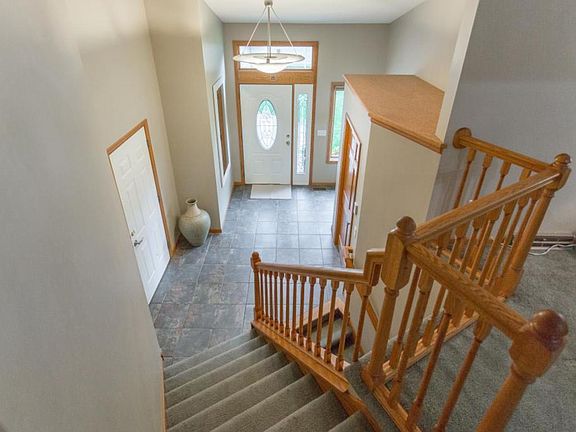 5th image of 5880 Matterhorn Dr NE