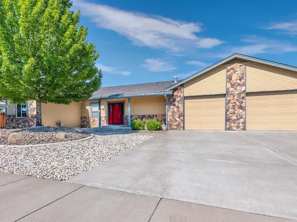 746 Buzzys Ranch Rd, Carson City, NV 89701