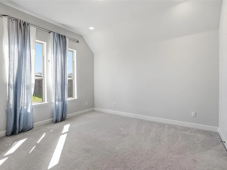 29427 Mesquite Oaks Dr — Photo 14