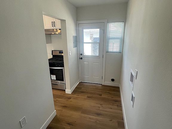 5th image of 10817 S Western Ave #1/2