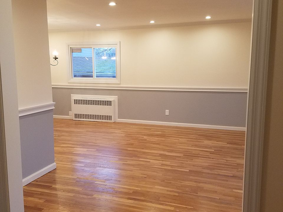 1st image of 216-10 121st Ave