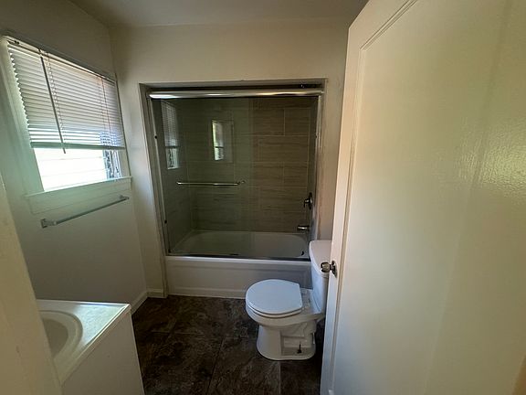 4th image of 844 Alabama St
