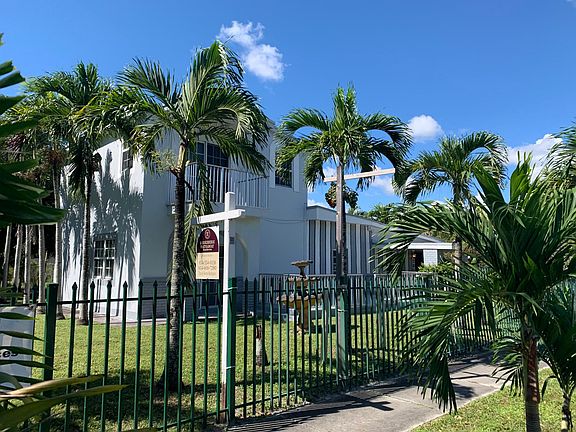 4th image of 290 NW 136th St